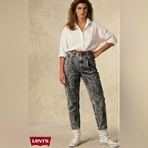 Levi's 1988 Vintage 22828 High-Rise Pleated Acid-Wash Jeans - Black/Grey
